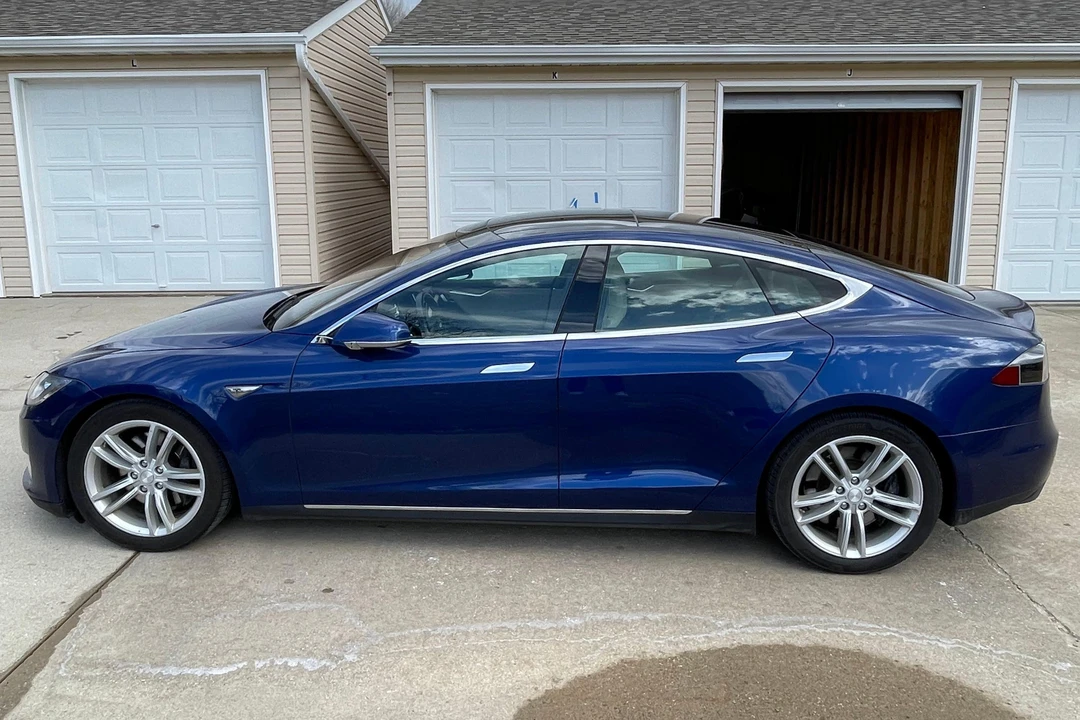 2015 Tesla Model S - Image 3 of 31