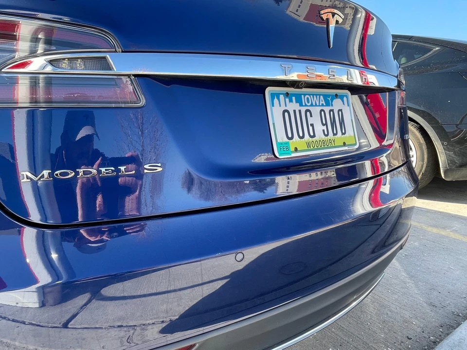 2015 Tesla Model S - Image 31 of 31