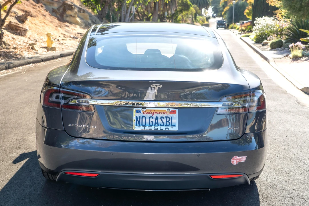 2015 Tesla Model S - Image 5 of 31