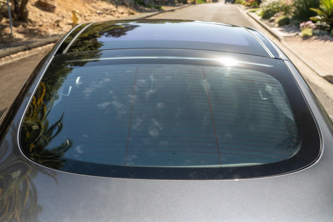 2015 Tesla Model S - Image 30 of 31