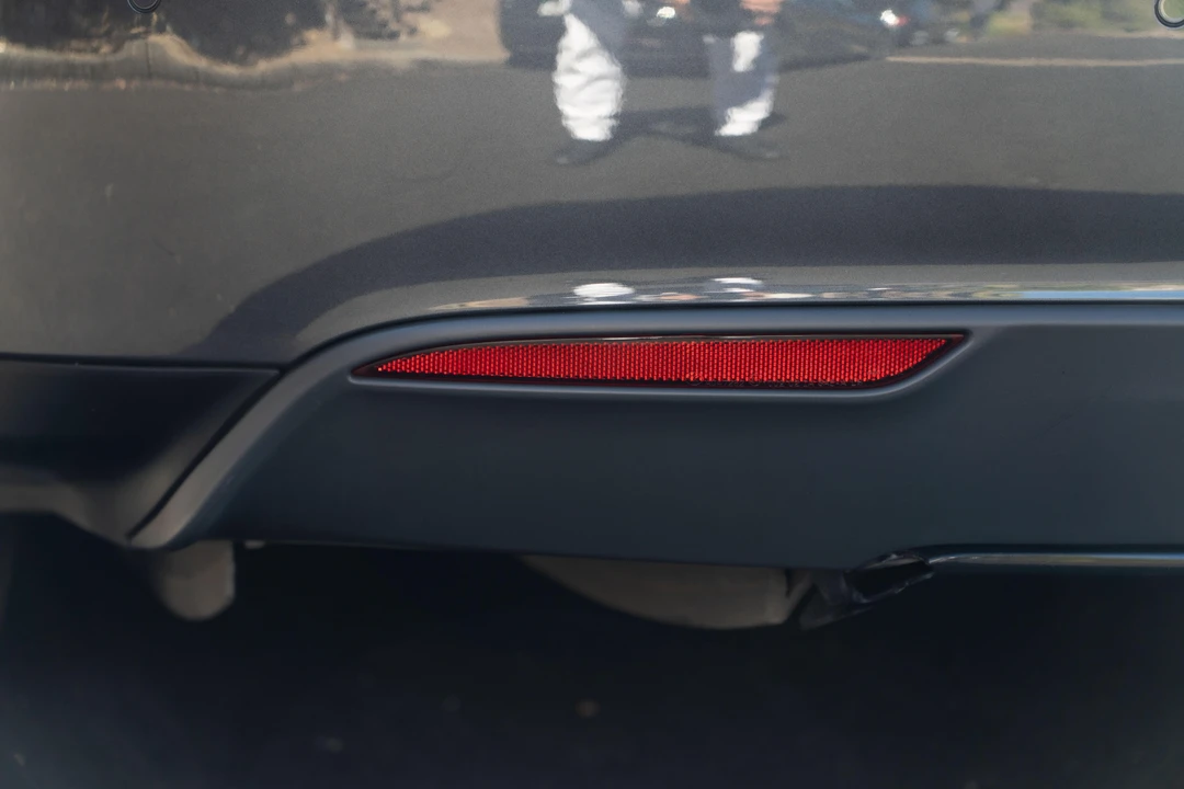 2015 Tesla Model S - Image 27 of 31