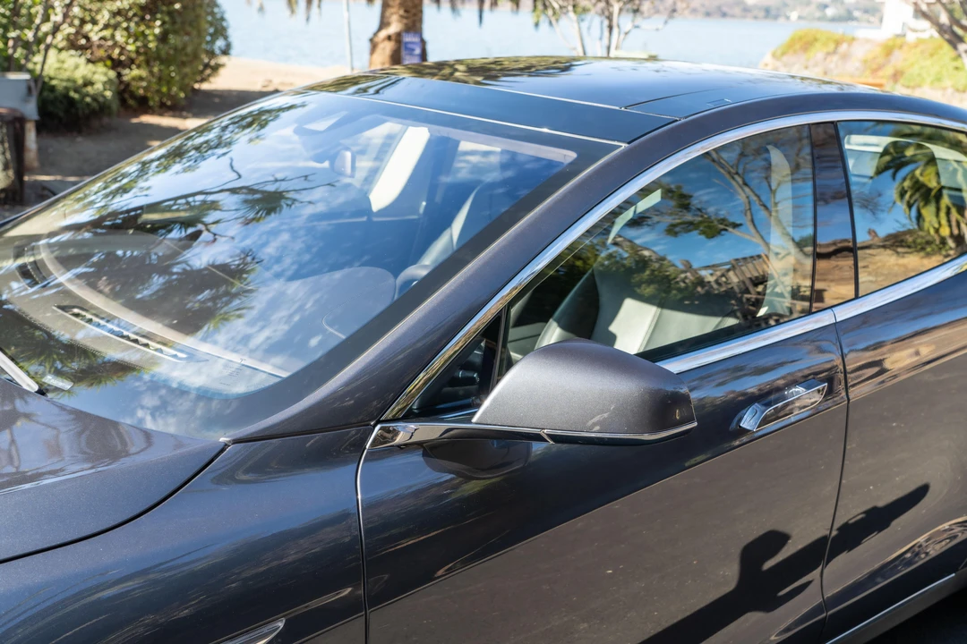 2015 Tesla Model S - Image 21 of 31