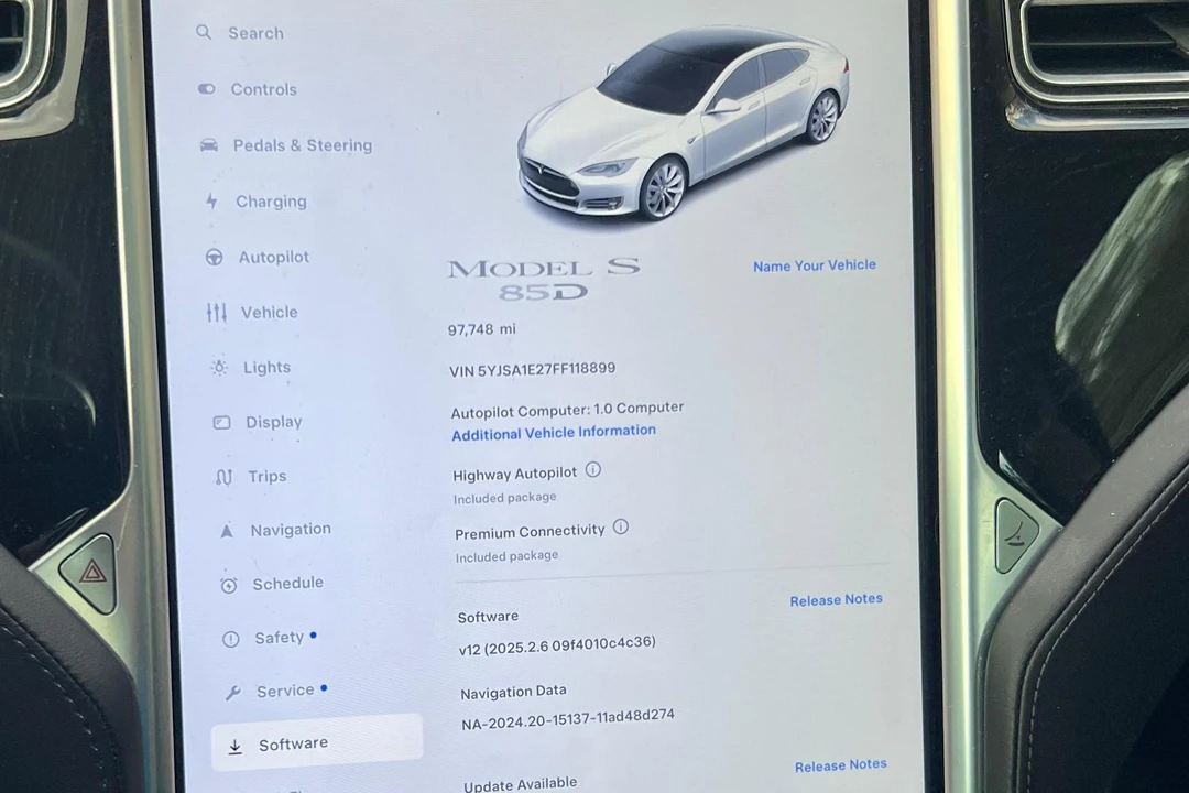 2015 Tesla Model S - Image 30 of 31
