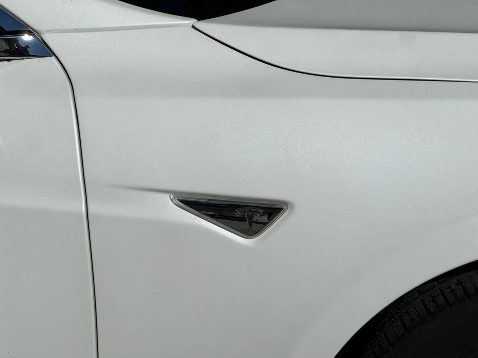 2015 Tesla Model S - Image 22 of 31
