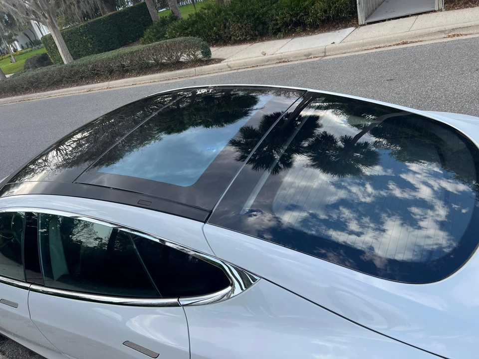 2015 Tesla Model S - Image 16 of 31