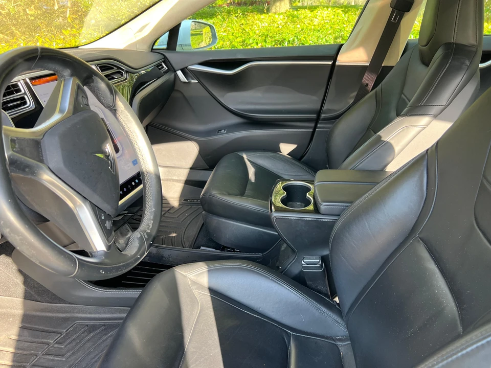 2015 Tesla Model S - Image 31 of 31