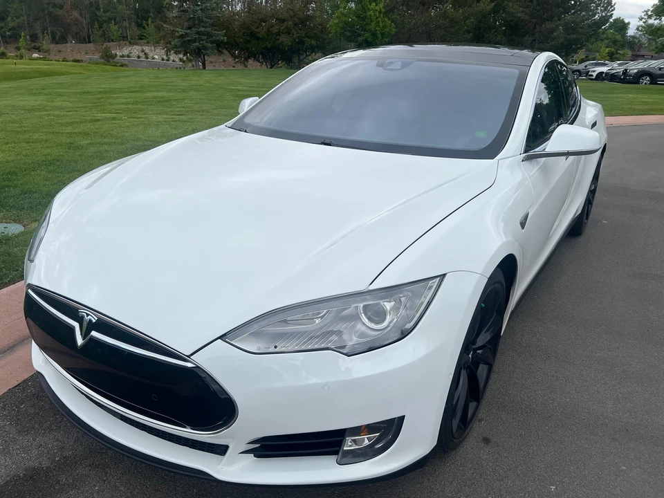 2015 Tesla Model S - Image 7 of 31