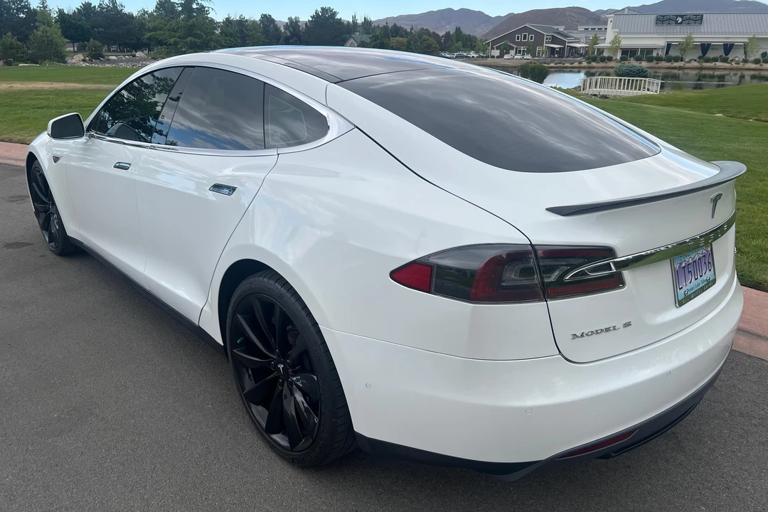 2015 Tesla Model S - Image 4 of 31