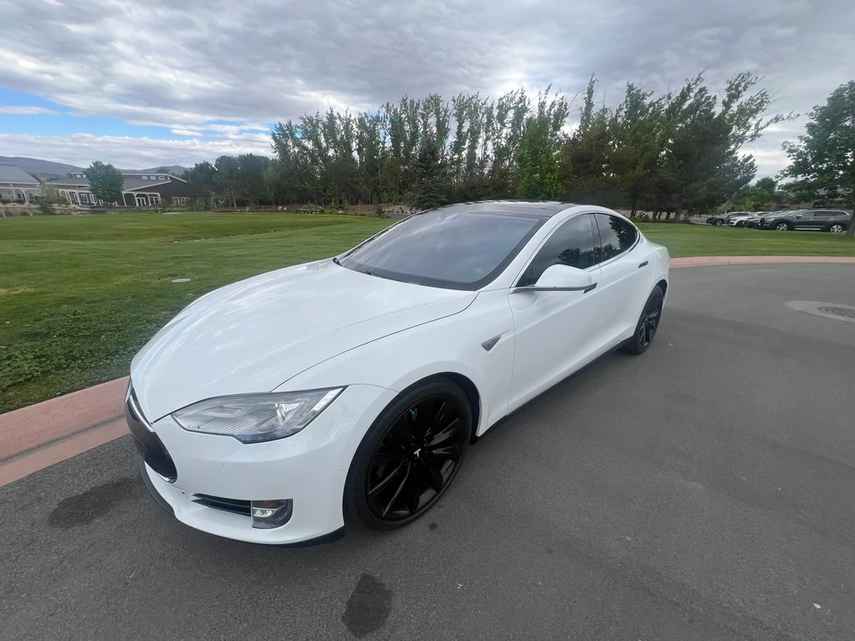 2015 Tesla Model S - Image 6 of 31