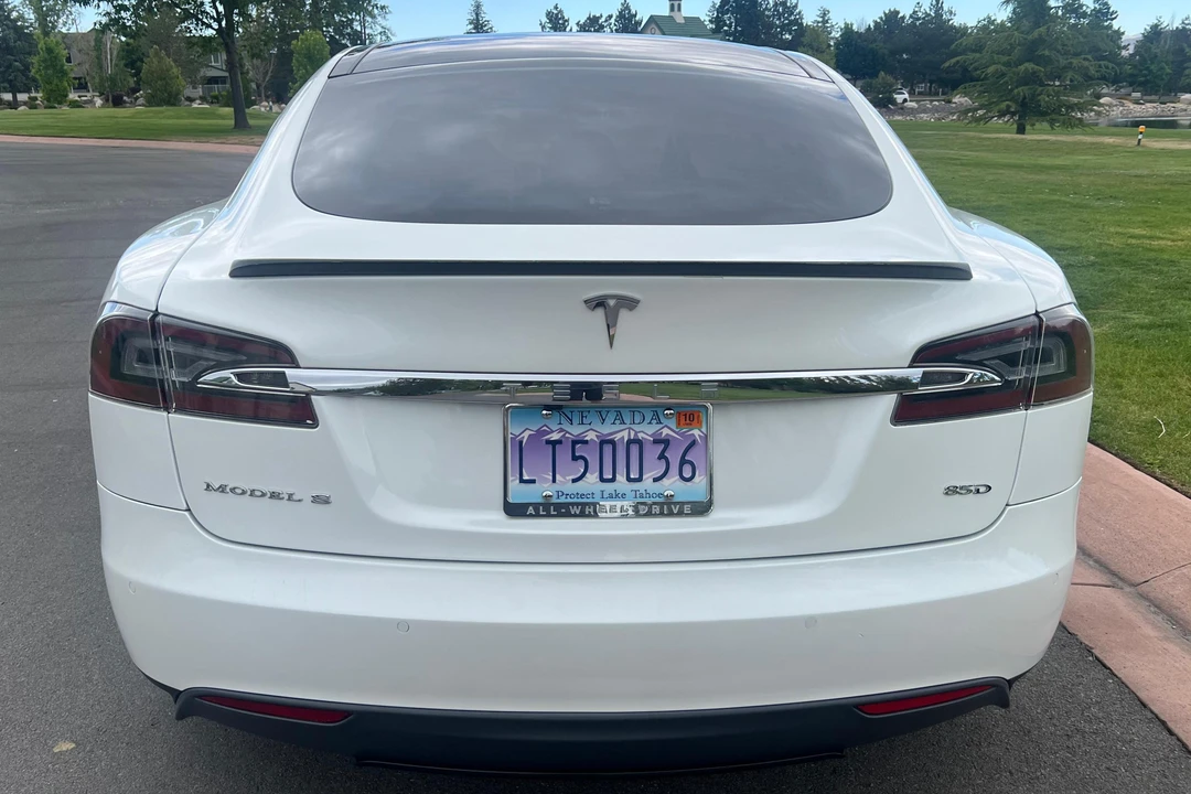 2015 Tesla Model S - Image 5 of 31