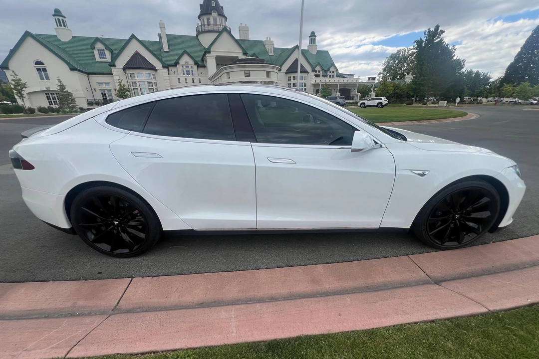 2015 Tesla Model S - Image 3 of 31