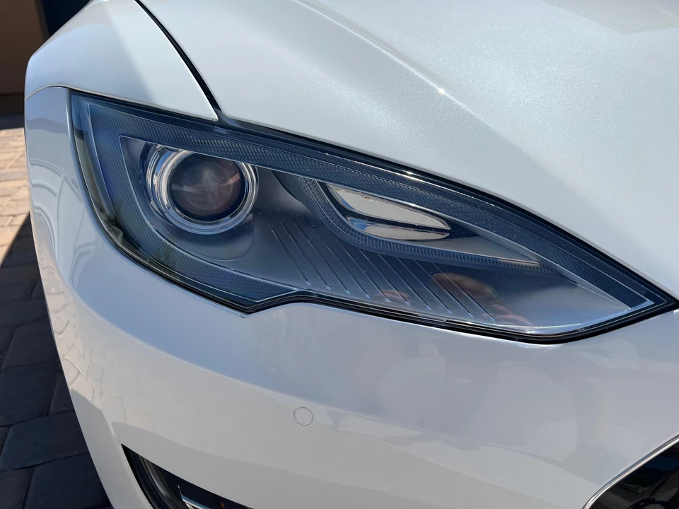 2015 Tesla Model S - Image 20 of 31