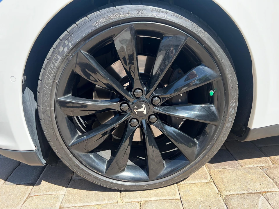 2015 Tesla Model S - Image 31 of 31