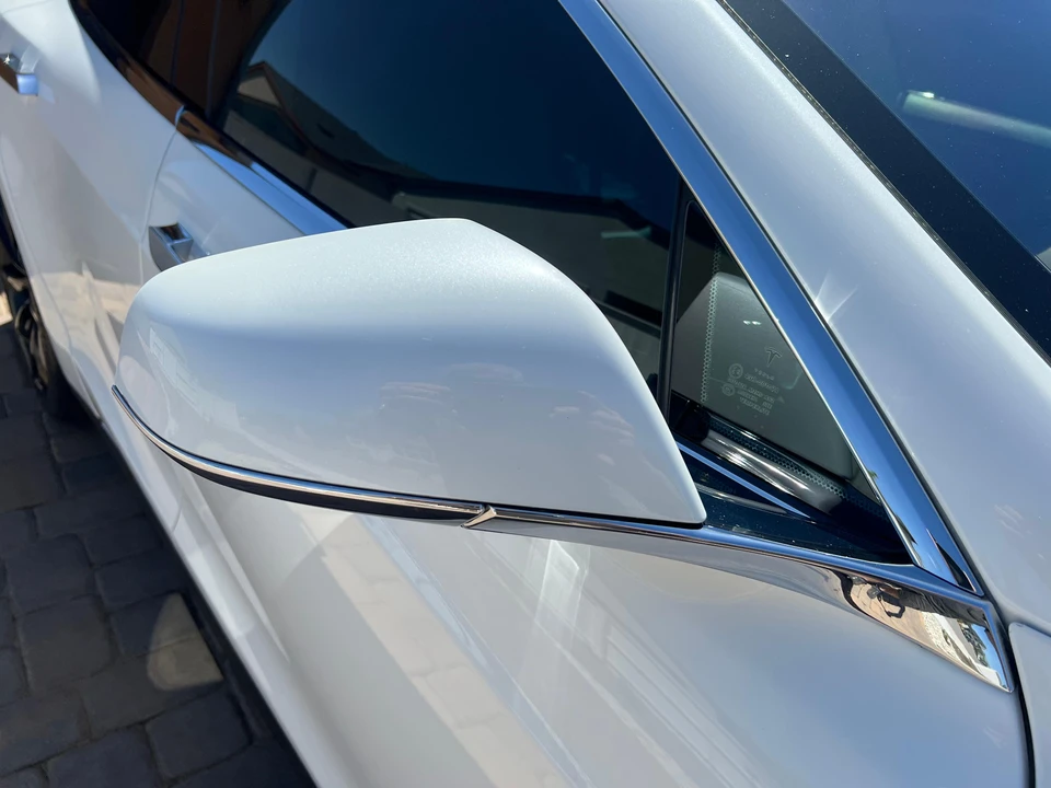 2015 Tesla Model S - Image 26 of 31