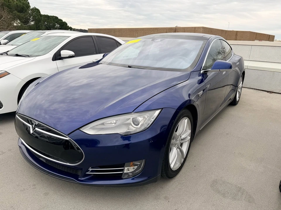 2015 Tesla Model S - Image 2 of 7