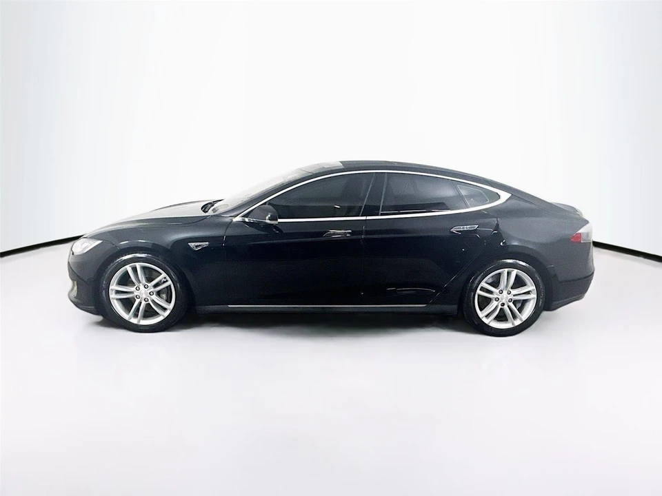 2015 Tesla Model S - Image 21 of 31