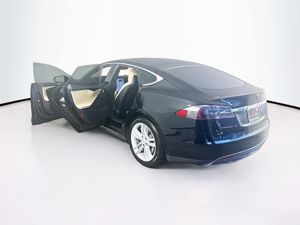 2015 Tesla Model S - Image 31 of 31