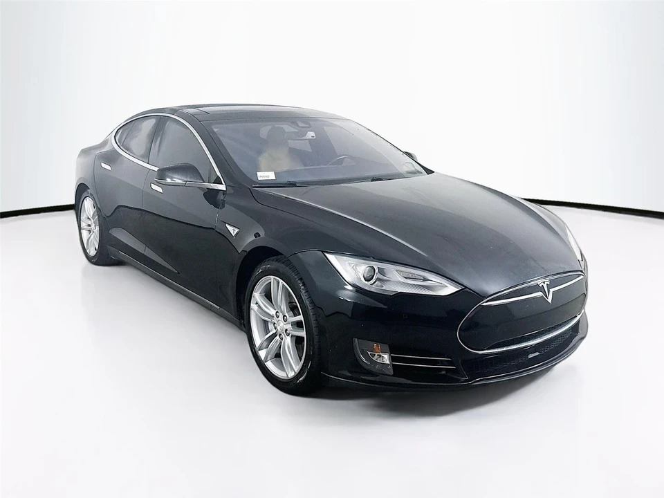 2015 Tesla Model S - Image 26 of 31