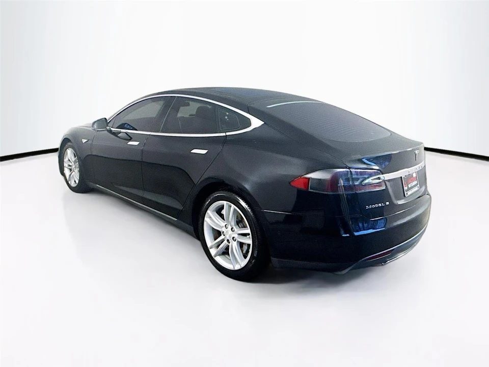 2015 Tesla Model S - Image 22 of 31