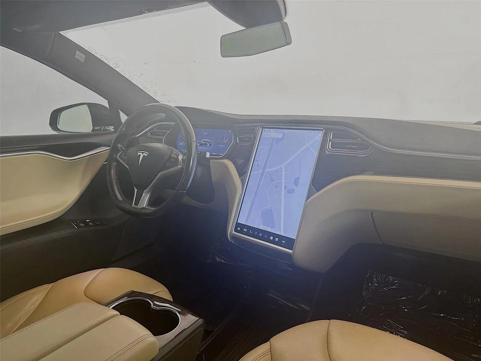 2015 Tesla Model S - Image 18 of 31
