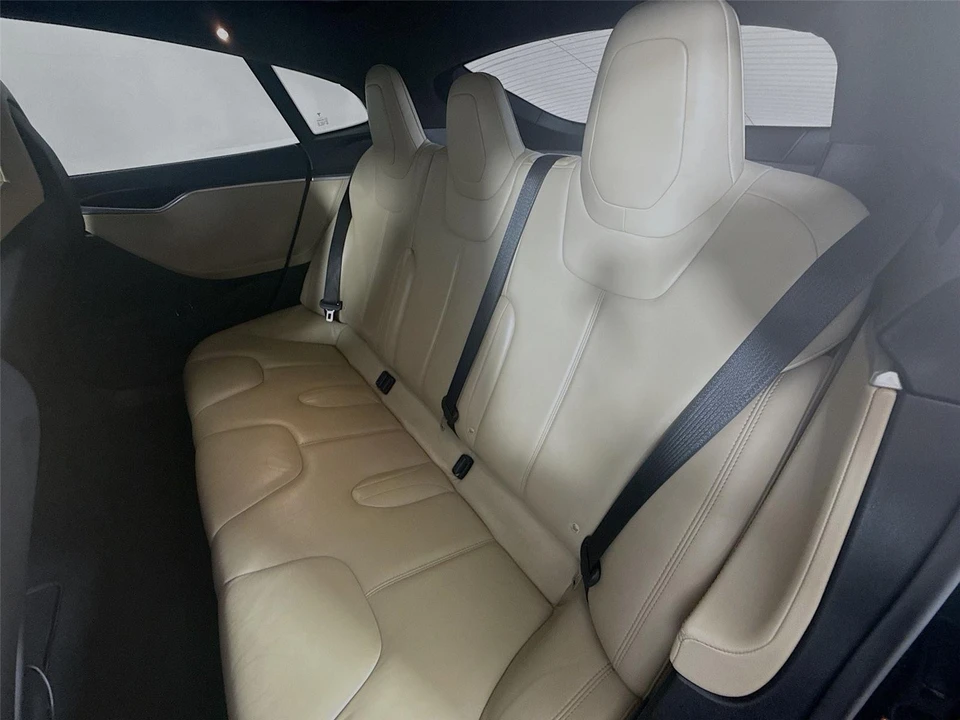 2015 Tesla Model S - Image 12 of 31