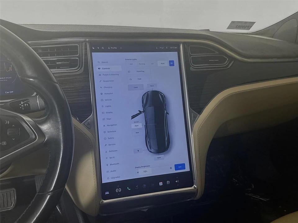 2015 Tesla Model S - Image 8 of 31