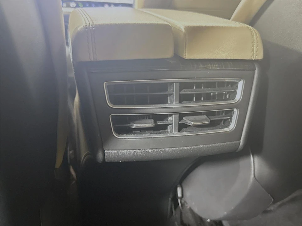 2015 Tesla Model S - Image 13 of 31