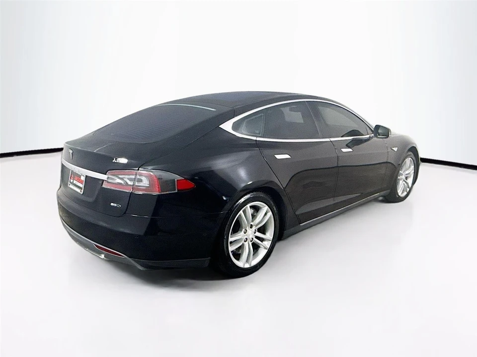 2015 Tesla Model S - Image 29 of 31