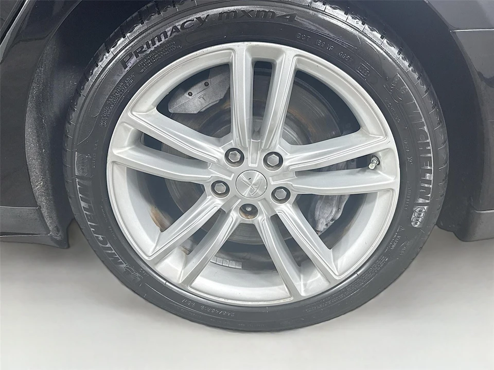 2015 Tesla Model S - Image 24 of 31