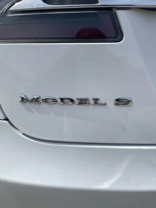 2015 Tesla Model S - Image 23 of 31