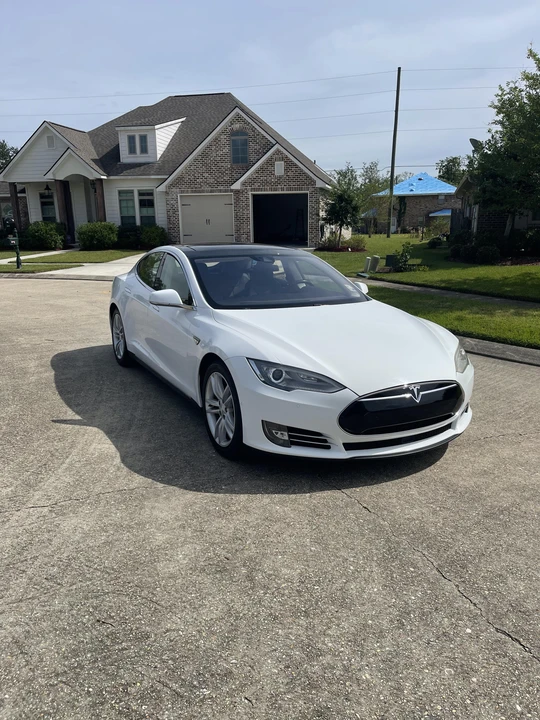 2015 Tesla Model S - Image 11 of 31