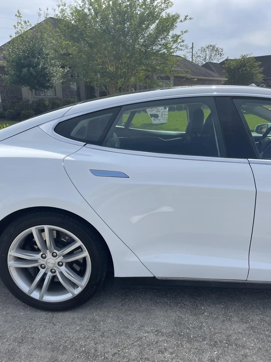 2015 Tesla Model S - Image 28 of 31