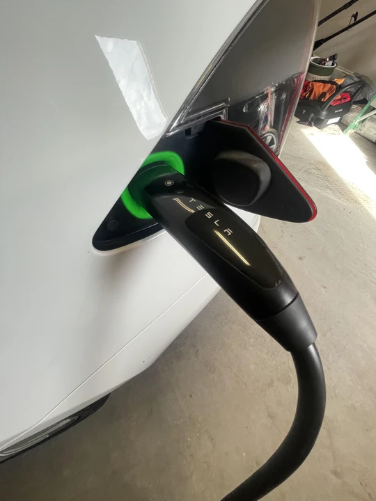 2015 Tesla Model S - Image 20 of 31