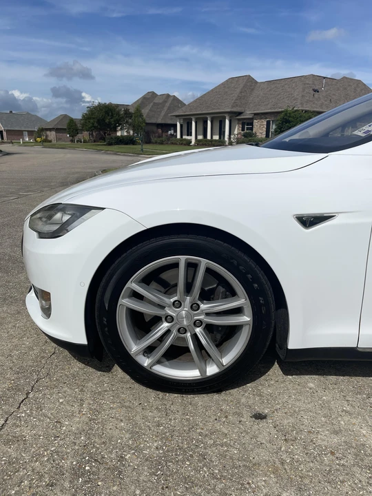 2015 Tesla Model S - Image 17 of 31