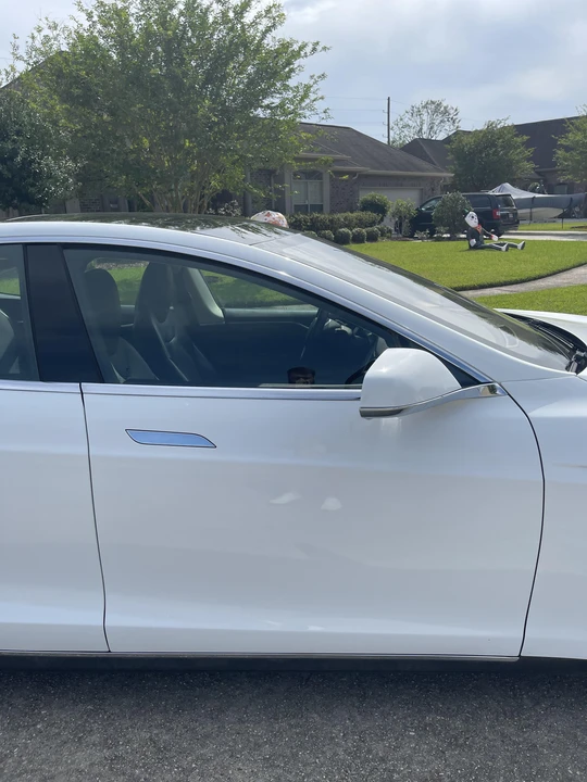 2015 Tesla Model S - Image 29 of 31