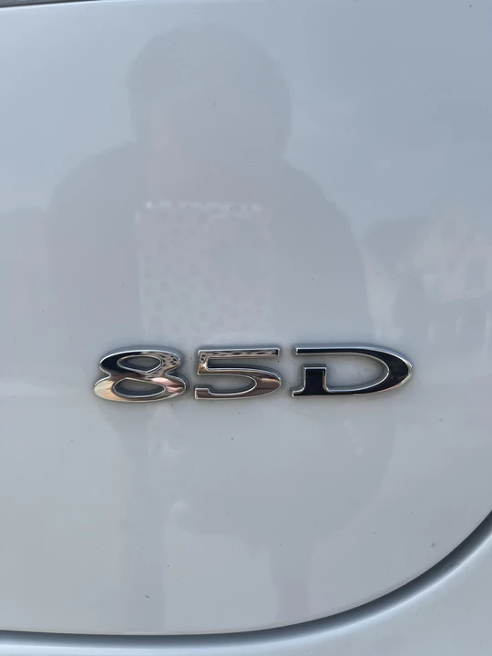 2015 Tesla Model S - Image 25 of 31