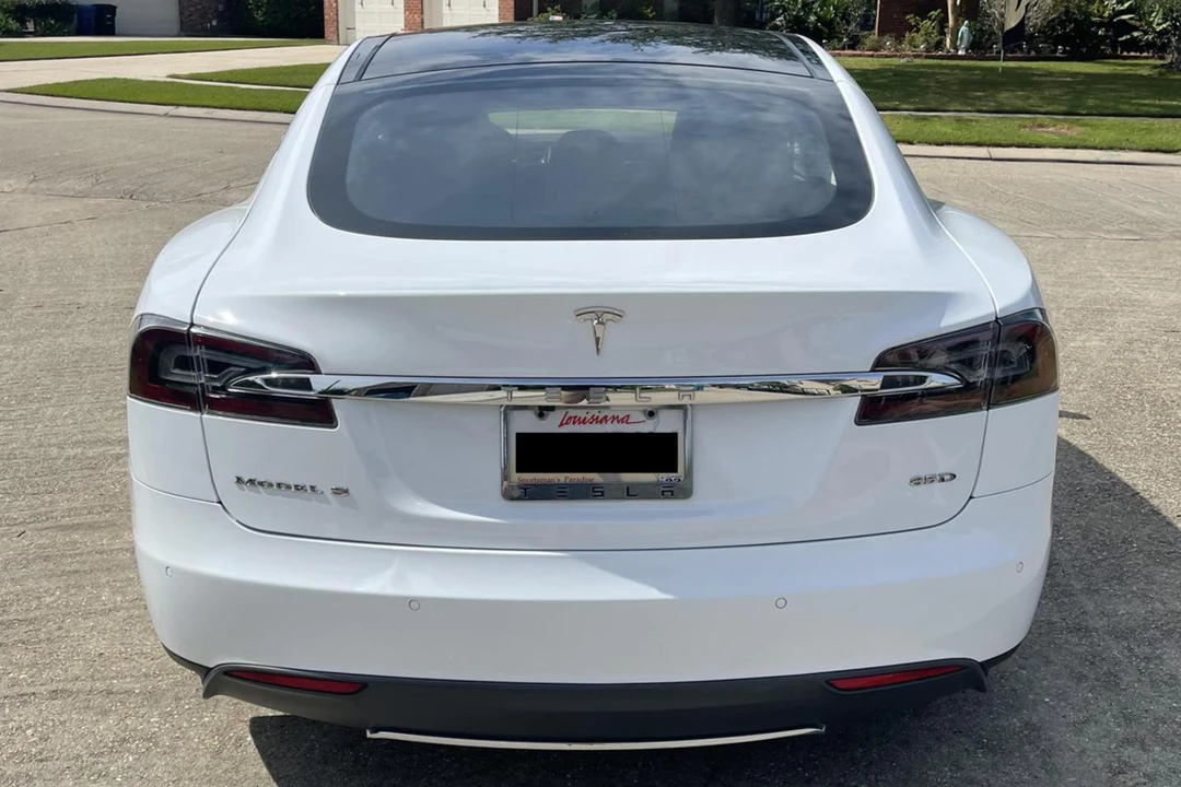 2015 Tesla Model S - Image 5 of 31