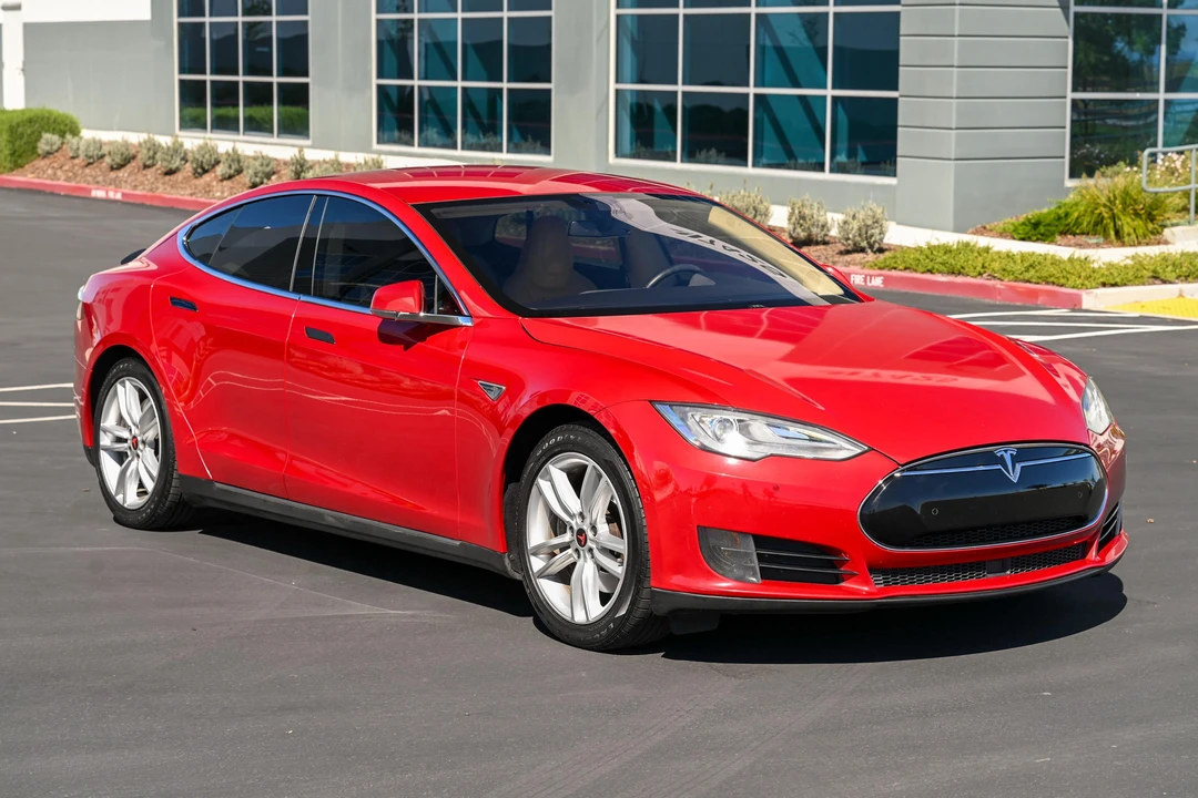 2015 Tesla Model S - Image 18 of 31