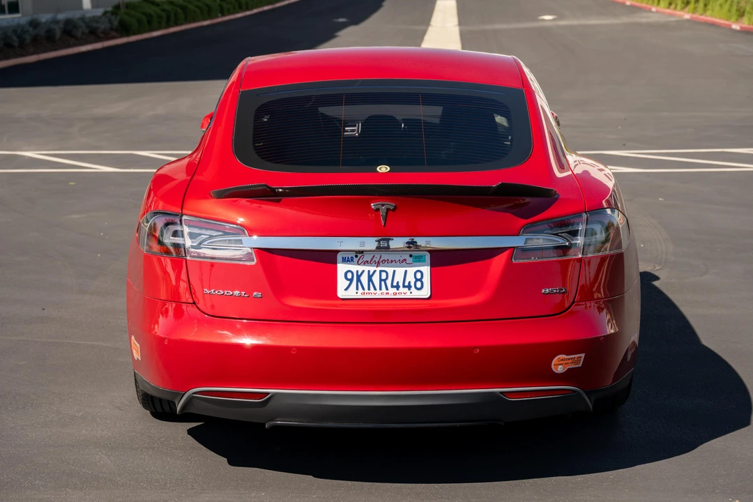 2015 Tesla Model S - Image 13 of 31