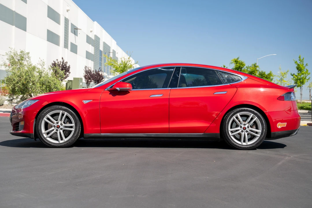 2015 Tesla Model S - Image 3 of 31