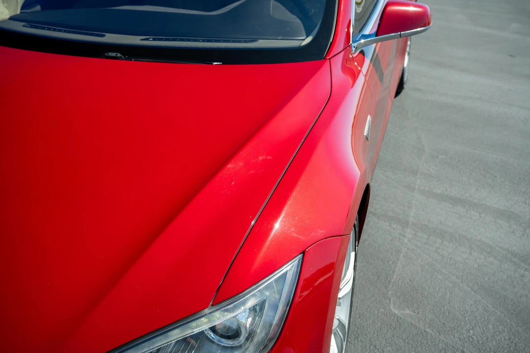 2015 Tesla Model S - Image 25 of 31