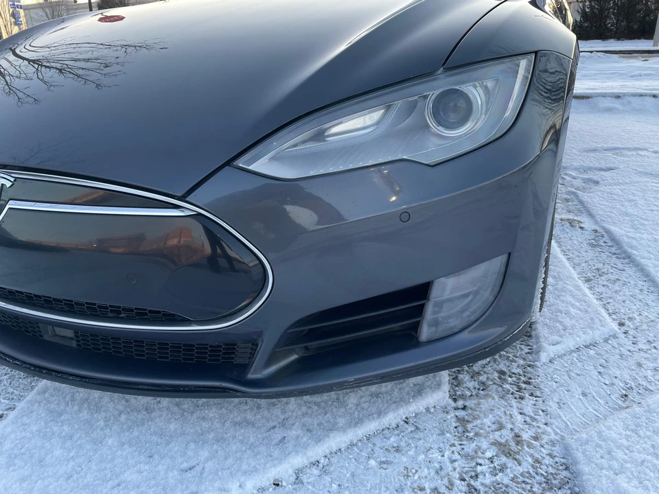 2015 Tesla Model S - Image 25 of 31