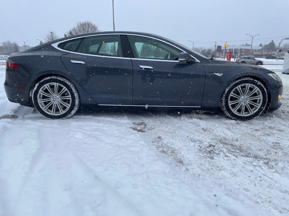 2015 Tesla Model S - Image 12 of 31