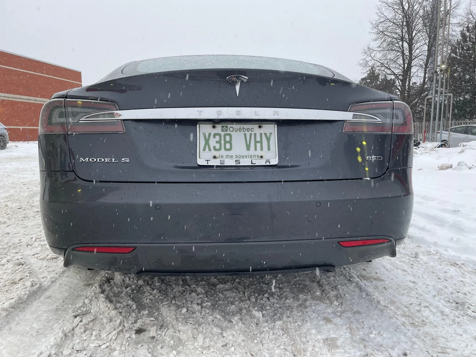 2015 Tesla Model S - Image 9 of 31