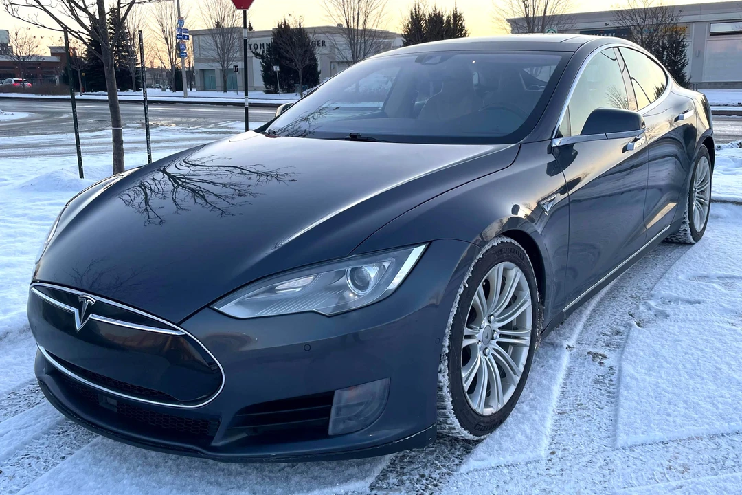 2015 Tesla Model S - Image 2 of 31