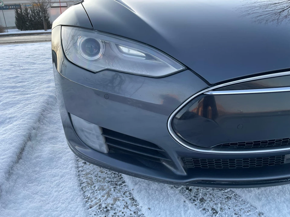 2015 Tesla Model S - Image 24 of 31