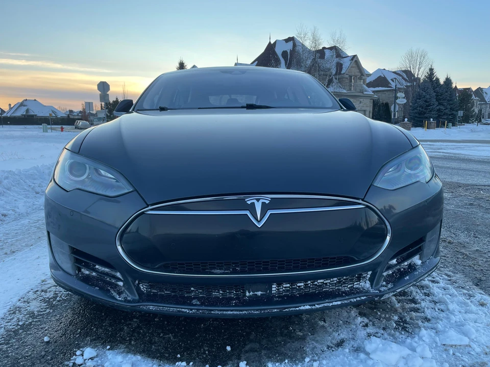 2015 Tesla Model S - Image 14 of 31
