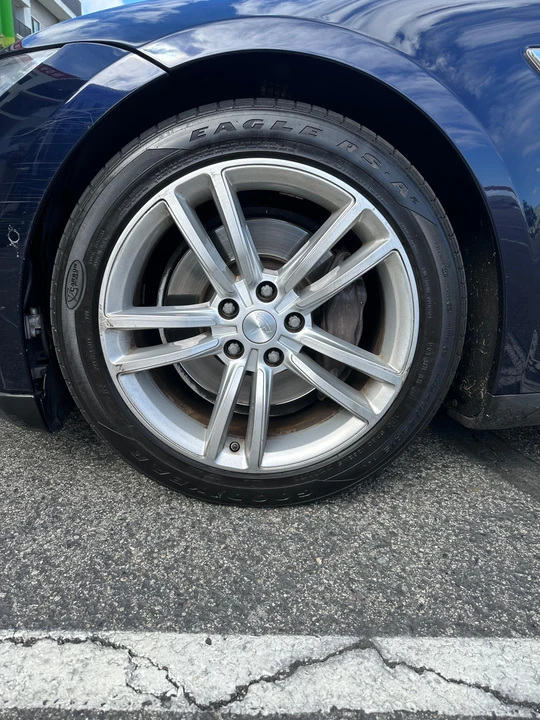 2015 Tesla Model S - Image 28 of 30