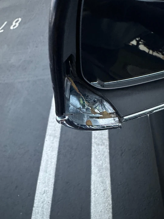 2015 Tesla Model S - Image 20 of 30