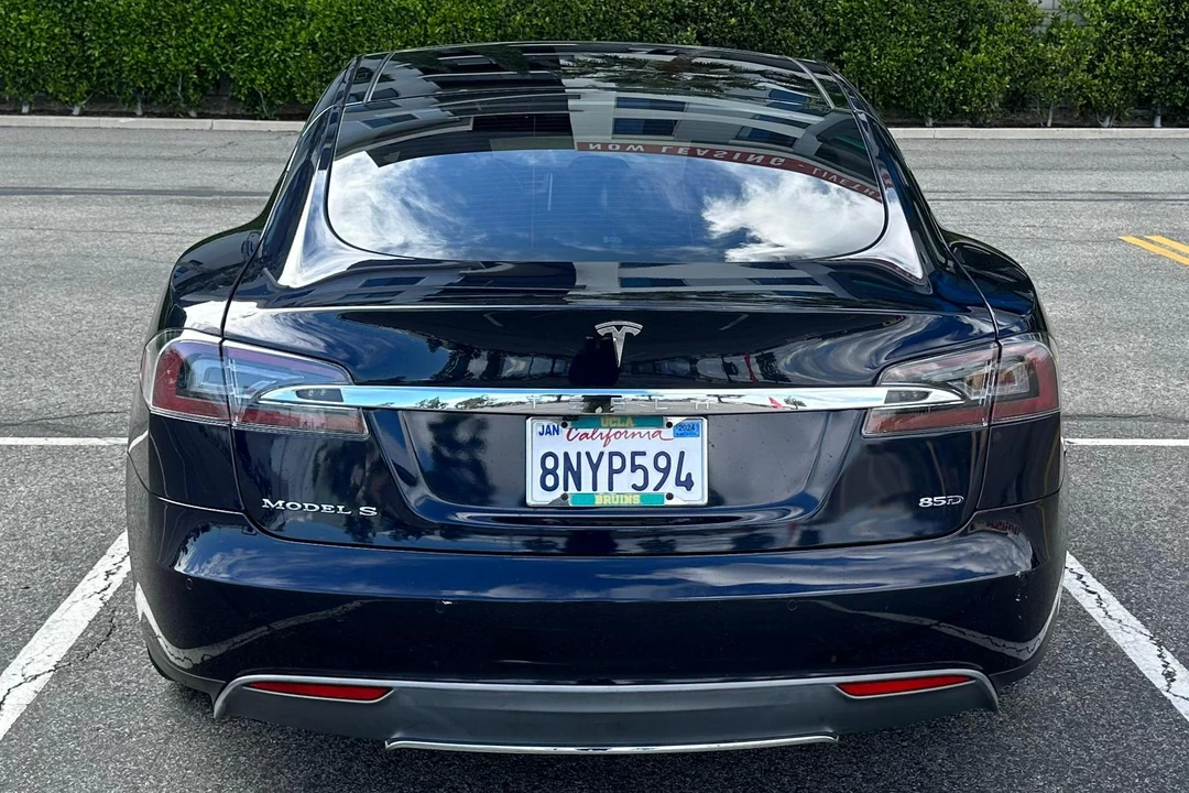 2015 Tesla Model S - Image 5 of 30